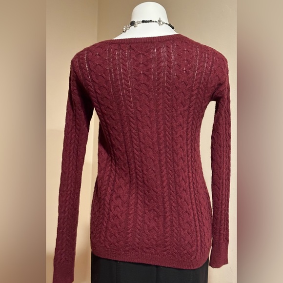 American Eagles Outfitters Red knitted Long Sheer Sleeves Sweater SZ S Good Cond - Picture 6 of 13